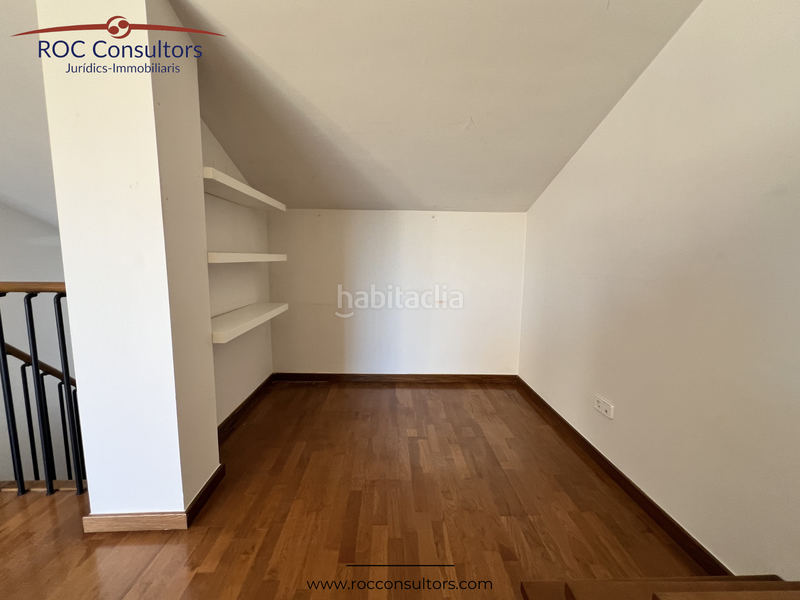 Foto e820060b-f719-48a0-a27c-8b02c88462fa. Duplex with heating parking in Centre - Passeig i Rodalies Manresa