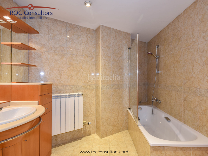 Foto ec6125f9-edbd-4d9f-9608-43c59383bcd5. Duplex with heating parking in Centre - Passeig i Rodalies Manresa