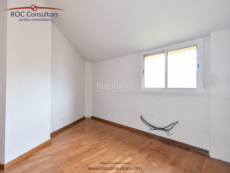 Foto f37e7728-b183-4dd4-82ff-f08ad01e955e. Duplex with heating parking in Centre - Passeig i Rodalies Manresa