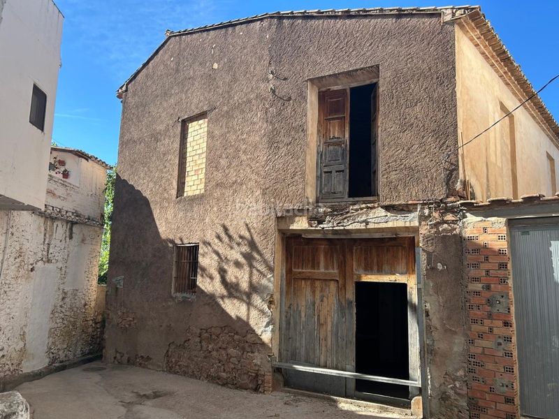 Foto 93f7a5ee-62e1-4cae-83c6-b18c0c9f6050. Casa amb aparcament a Algimia de Almonacid