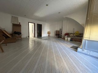Pis  Calle pasillo. Se vende casa en planta baja en toras