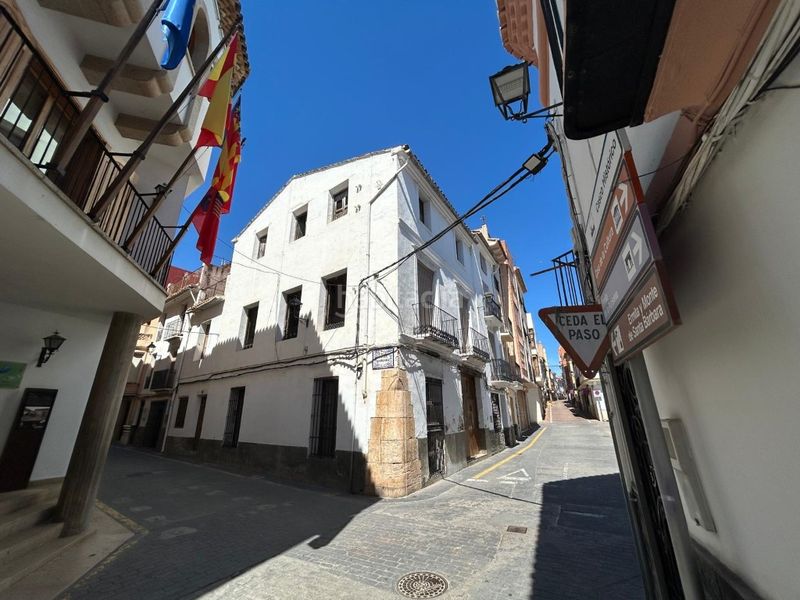 Foto 03e93ce2-113b-48cd-8c05-262b7be63652. Casa amb aparcament a Altura