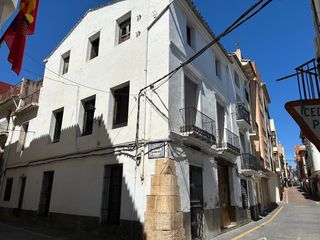 Casa  Plaza mayor. Se vende casa en altura