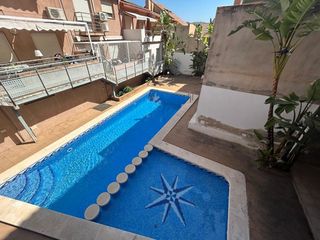 Haus  Calle nueve de octubre. Se vende casa en gilet con piscina comunitaria