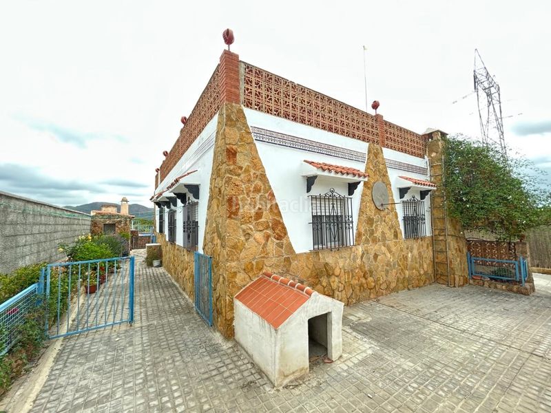 Foto 278a894a-0b6c-4831-87b3-d1cca3236e1a. Masia amb aparcament a Doctor Palos - Alto Palancia Sagunt