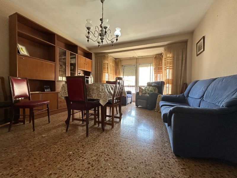 Foto 714be2da-f78a-4da1-a568-d1645a2fef0b. Casa amb aparcament a Altura
