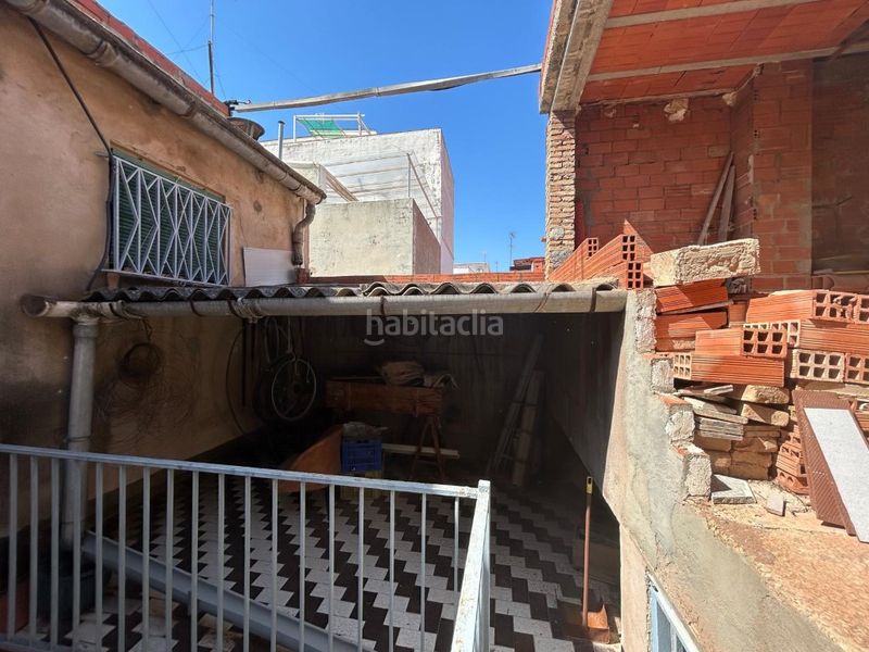 Foto 296ef90c-2932-4fab-8840-000c56cb9d41. Casa amb aparcament a Rafelbunyol