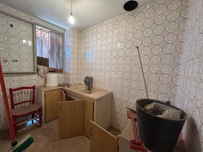 Foto b1689bb1-6331-491f-bed5-4423e6c4c6ff. Casa amb aparcament a Rafelbunyol