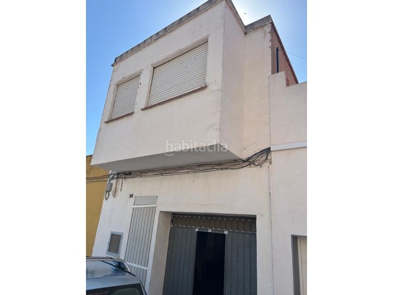 Foto d19fc59a-a9e5-4b0b-87a4-71ef276bea89. Casa amb aparcament a Rafelbunyol
