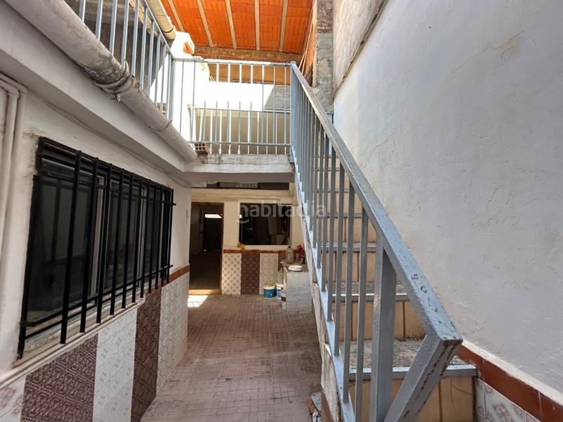 Foto d35e3460-264e-44fd-b058-387534eb8b55. Casa amb aparcament a Rafelbunyol