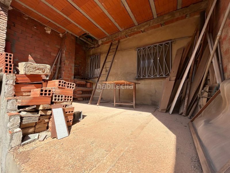 Foto fb3c51e4-ff9c-4774-9f52-8442785505f8. Casa amb aparcament a Rafelbunyol