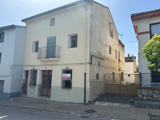 Chalet  Calle serrallo. Se vende casa en viver grandisima , enorme a actualizar con gran