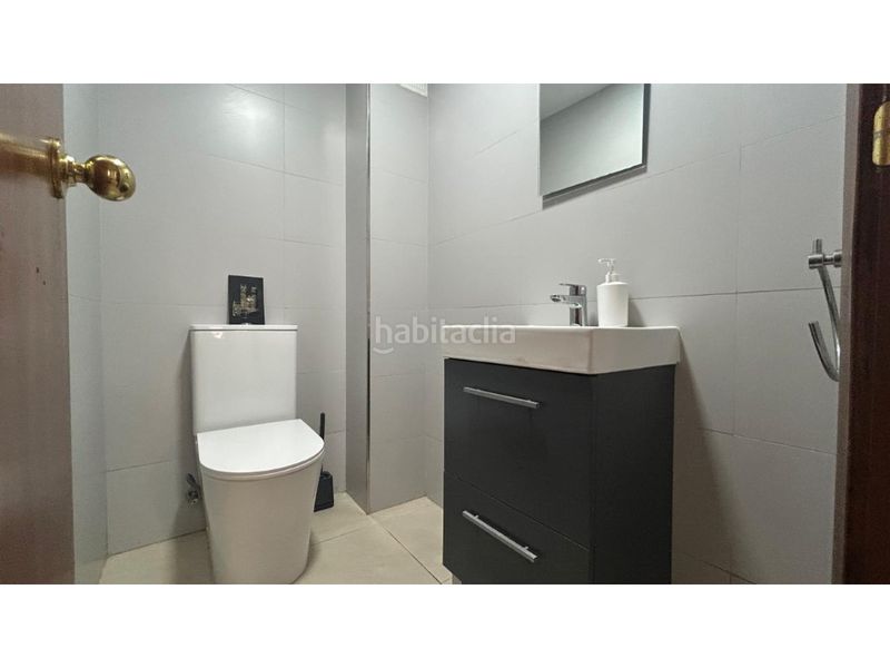 Foto f2292980-88d3-4e69-9c26-bf2e87f51eda. Pis a Malva Rosa Valencia