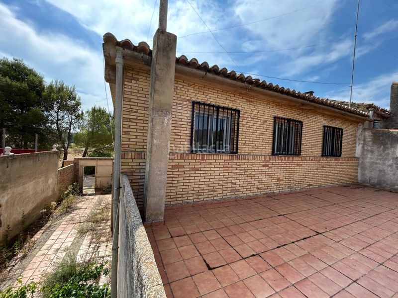 Foto 1a5bf653-a297-4b21-872d-fdc050f56e0f. Casa amb aparcament a Requena