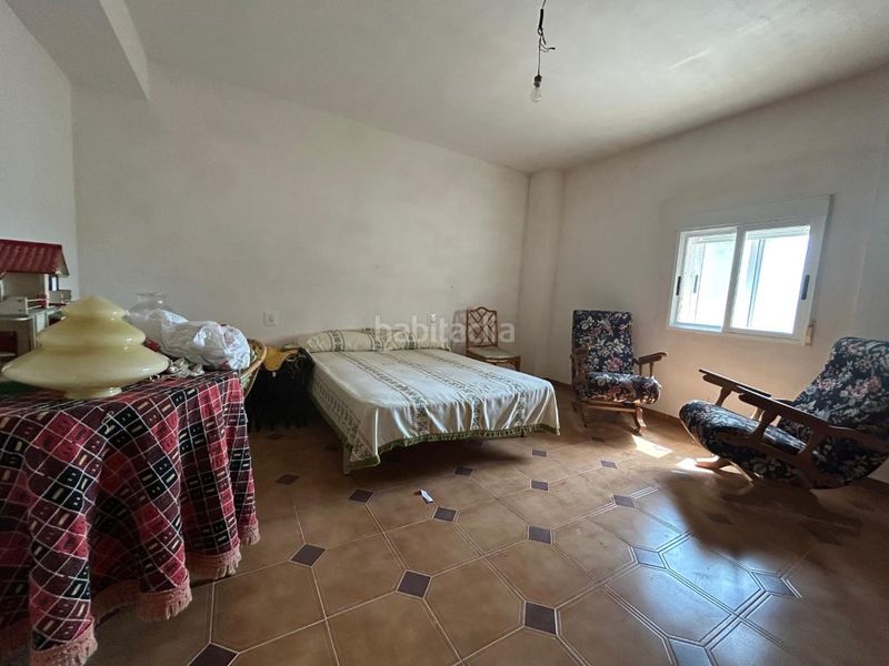 Foto 32184218-f436-46de-b61e-07c9d233bbe0. Casa amb aparcament a Requena