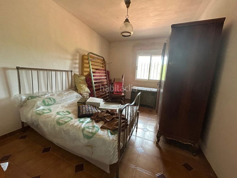 Foto 4c4c6d70-9e33-4aeb-9c02-f1be703de3ae. Casa amb aparcament a Requena