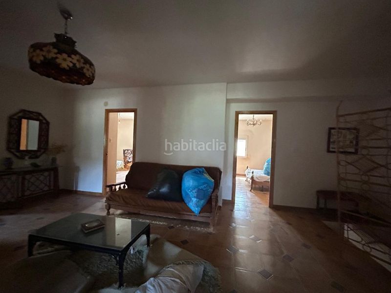 Foto b4fae6ce-9767-4e9b-b7e5-840b845819de. Casa amb aparcament a Requena