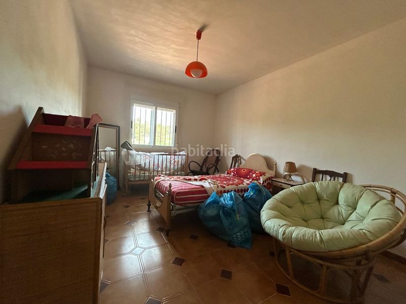 Foto b91053cd-8fb7-4380-85b6-86a56f0b8255. Casa amb aparcament a Requena