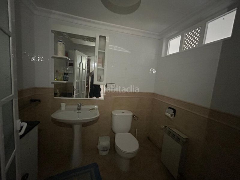 Foto bd35d4bc-8d1a-4885-9d1d-b688a17aaae5. Casa amb aparcament a Requena