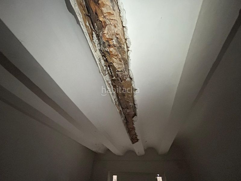 Foto c28b99f6-ff40-4883-93dd-123a60f05043. Casa amb aparcament a Requena