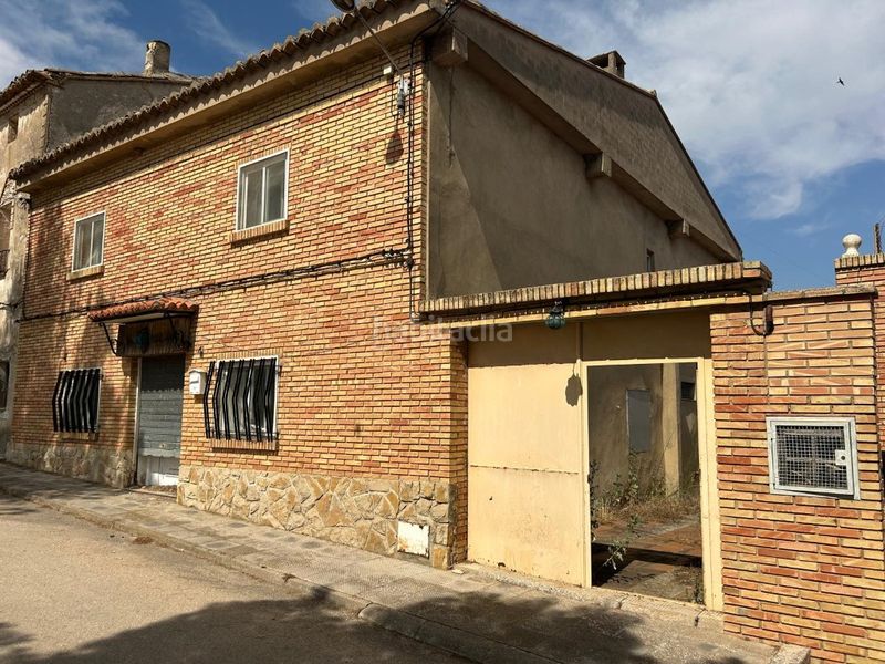 Foto c8bdaa57-1edf-43bc-b555-7d8408fa4e76. Casa amb aparcament a Requena
