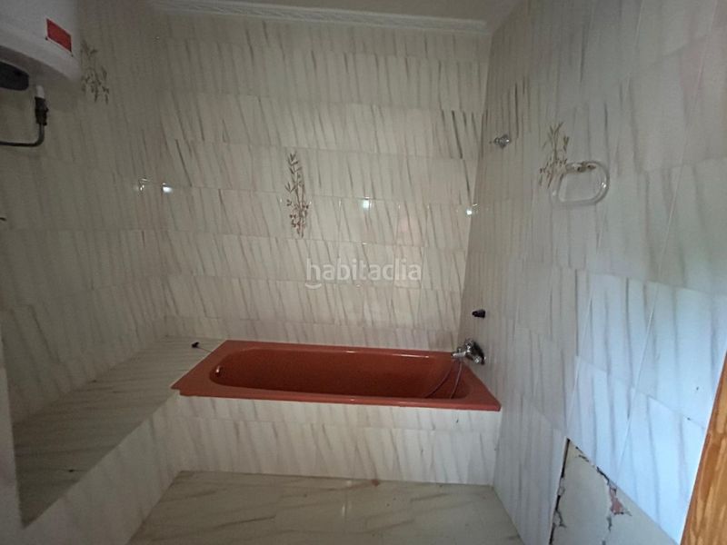 Foto ca281b02-8f2e-4339-9a9c-c167430d002f. Casa amb aparcament a Requena