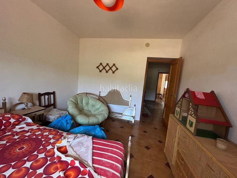 Foto ed0b9bf8-e1dc-43d3-893b-59398ab7f7f7. Casa amb aparcament a Requena