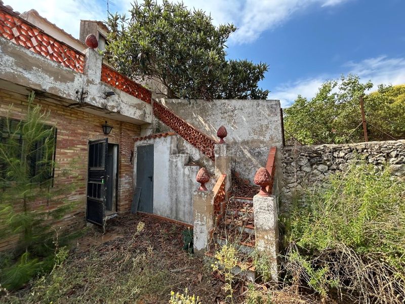 Foto edab1b7b-8b39-445b-89a9-806f7bdaf493. Casa amb aparcament a Requena