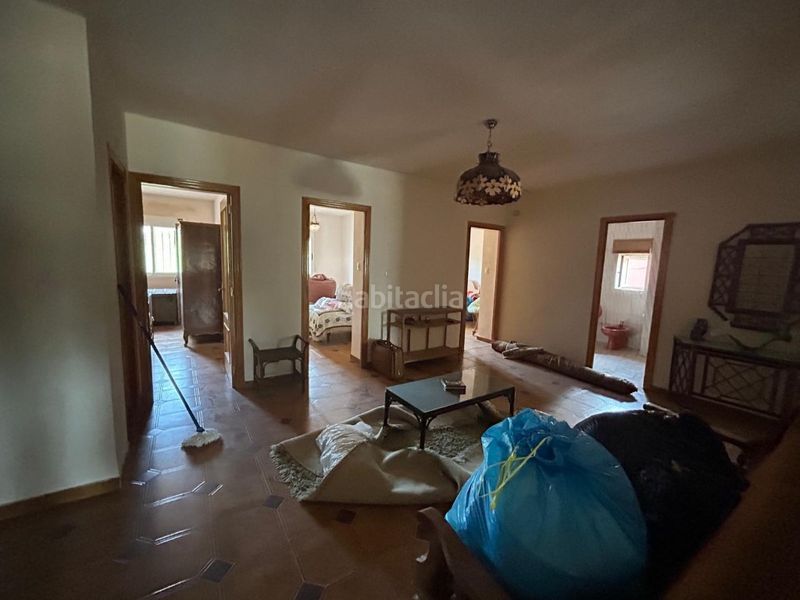 Foto fc9679ae-d0d9-459f-9172-92fc58291100. Casa amb aparcament a Requena