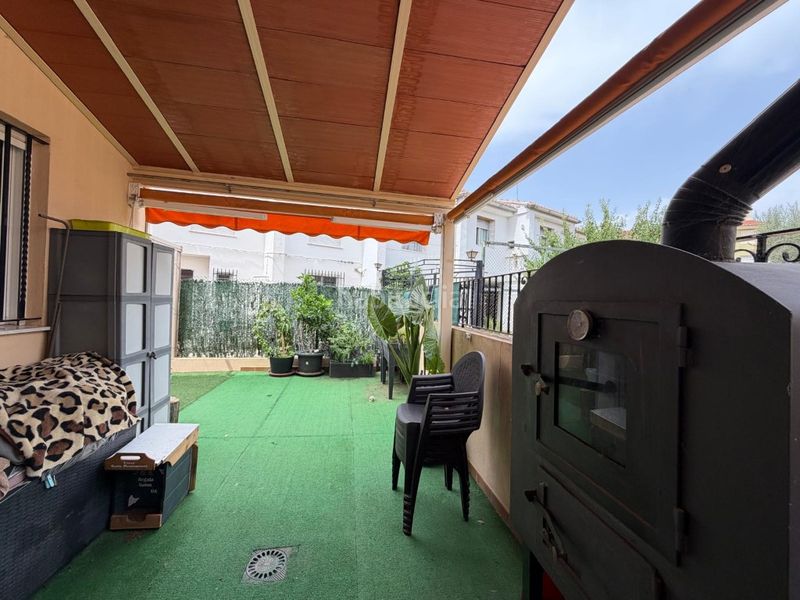 Foto b5e7c5aa-6876-42df-9b5d-a402742d6f21. Duplex con parcheggio in Viver