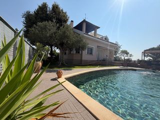 Chalet  Calle san juan. Se vende chalet en altura expectacular de lujo con piscina y jar