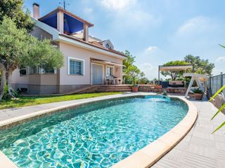 Chalet  Calle san juan. Se vende chalet en altura expectacular de lujo con piscina y jar
