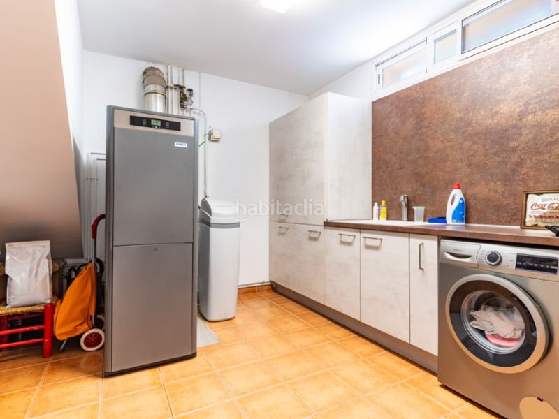 Foto efe914dd-9564-4cf4-a36f-4bf827e2ca54. Xalet amb aparcament a Altura