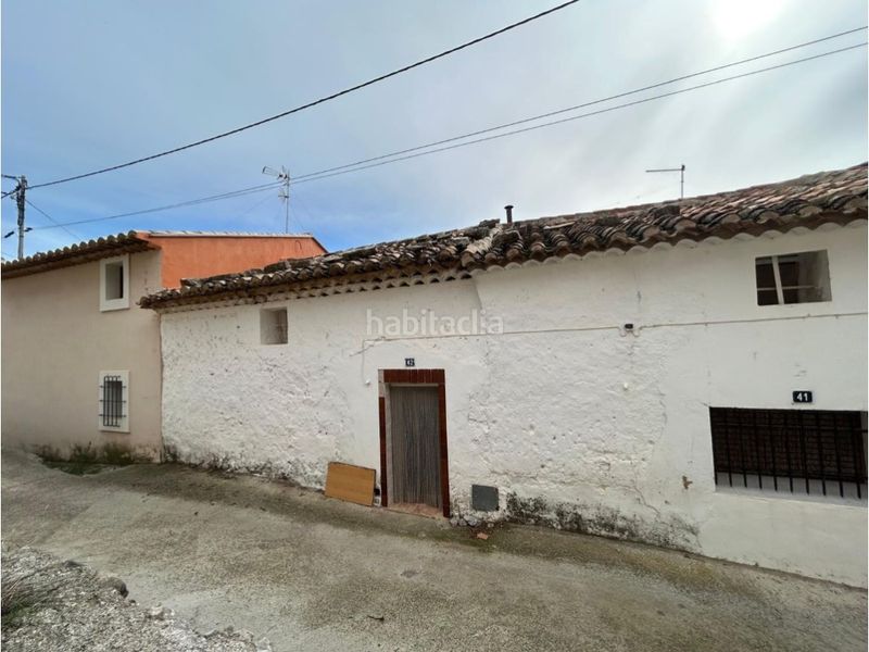 Foto 94fda226-15cb-475f-9a05-37e1f9d2a9a8. Casa amb aparcament a Bejís