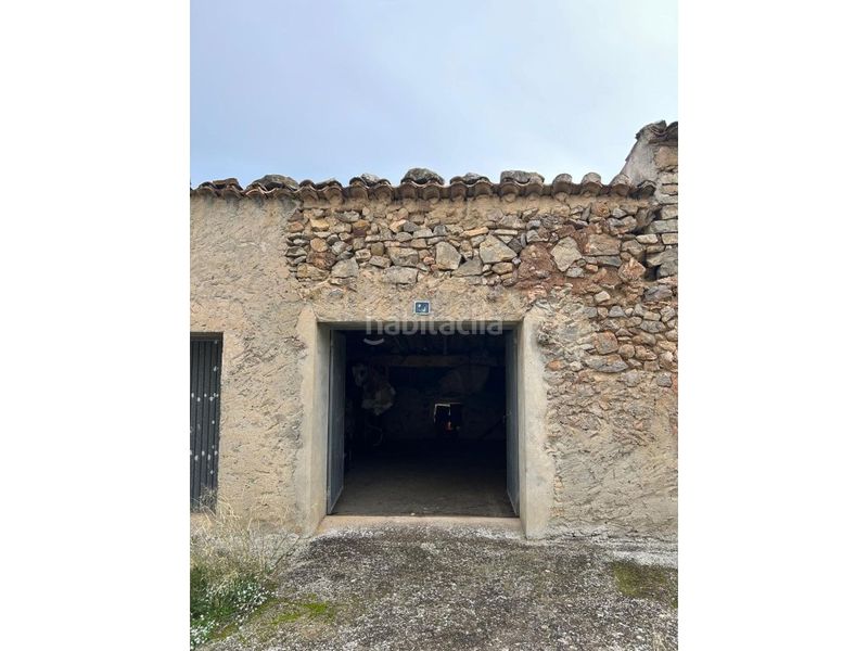 Foto a116f425-00ef-4b66-b8c9-a404a037d188. Casa amb aparcament a Bejís