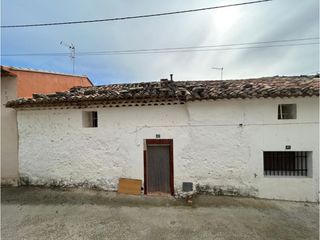 Maison à Bejís. Venta casa mas pajar en masia los perez bejis