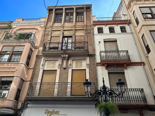 Piso  Calle en medio. Se vende piso en castellon para reformar tercero sin ascensor