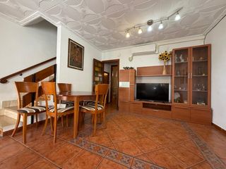 House  Calle cervantes. Se vende casa en altura con patio y terraza en planta baja