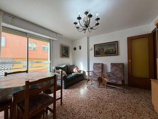 Piso  Calle colon. Se vende piso en altura primero con ascensor con muebles y elect