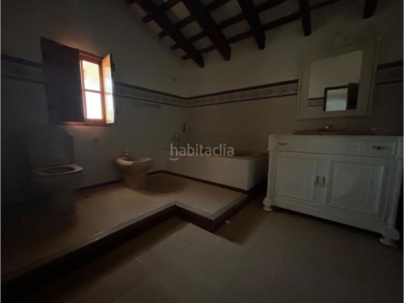Foto a66f80e4-f914-4e04-b3c0-1acdba7fc67b. Masia amb aparcament piscina a Altura