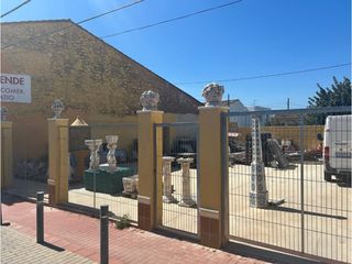 Chalet à Alqueries (Les) / Alquerías del Niño Perdido. Se vende casa tienda nave parking en alquerias del niño perdido