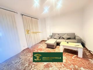 Apartament a San Mateo. Amplio apartamento en pleno centro con 2 dormitorios y plaza de