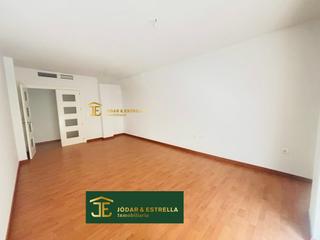 Piso en Santiago. Piso para entrar a vivir  en el centro con plaza de garaje
