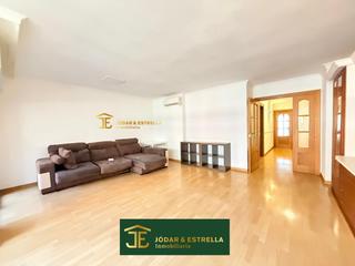 Appartement à San Mateo. Amplio piso de 3 dormtiorios con plaza de garaje en el centro de