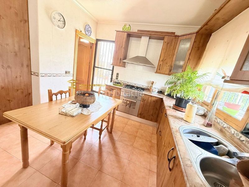 Foto b61225b3-6a04-4235-b98c-af89c44fa479. Casa amb aparcament a Tercia Lorca