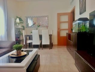 Apartament a San José. Amplio apartamento con garaje en san jose