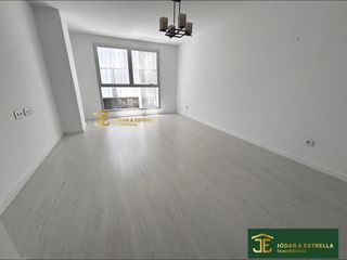Pis a San Mateo. Piso seminuevo de 4 dormitorios en el centro de lorca