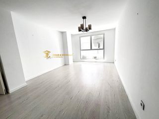Pis a San Mateo. Piso seminuevo de 4 dormitorios en el centro de lorca