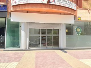 Lloguer Local Comercial a Alameda de cervantes 6. Local en plaza ovalo