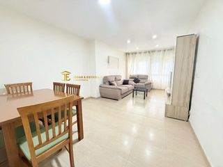 Appartement à Sutullena. Piso de 4 dormitorios y plaza de garaje en alameda de cervantes.